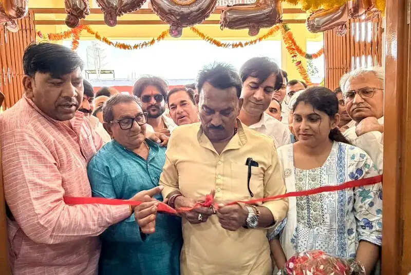 सांवेर विधानसभा में तेजी से हो रहे हैं विकास कार्यः मंत्री सिलावट