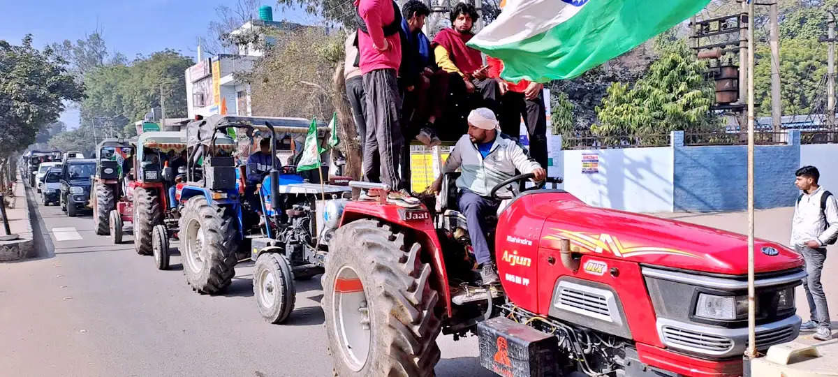 गणतंत्र दिवस पर किसानों ने जींद में निकाली ट्रैक्टर यात्रा