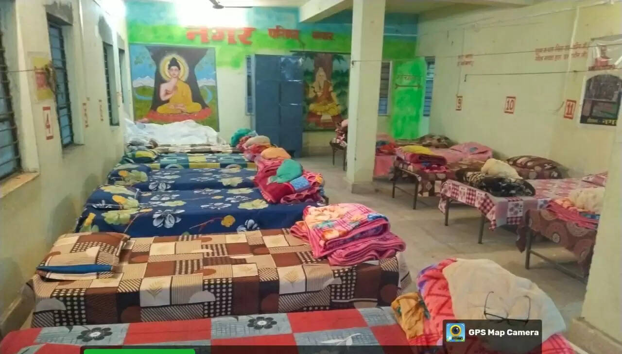 आदर्श थाना के पास रैन बसेरा में ठंड से राहत, 50 बेड की व्यवस्था