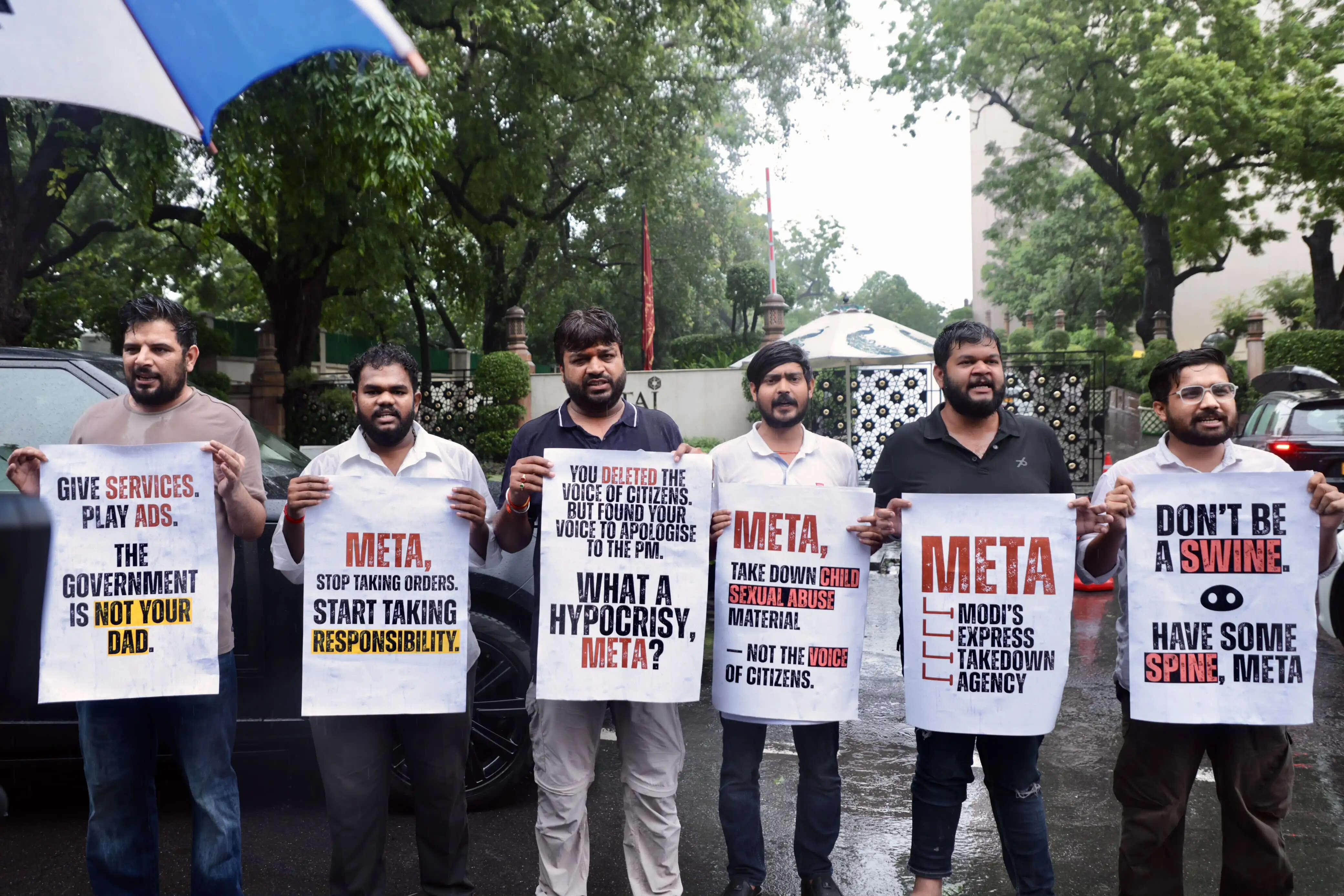 मेटा पर छात्रों की आवाज दबाने का आरोप लगाकर युवा कांग्रेस कार्यकर्ताओं का प्रदर्शन