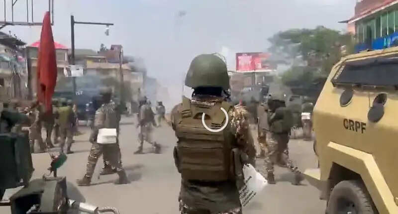 मणिपुर : मुख्यमंत्री आवास की ओर कोकोमी के मार्च से बढ़ा तनाव, आंसू गैस के गोले दागे गए