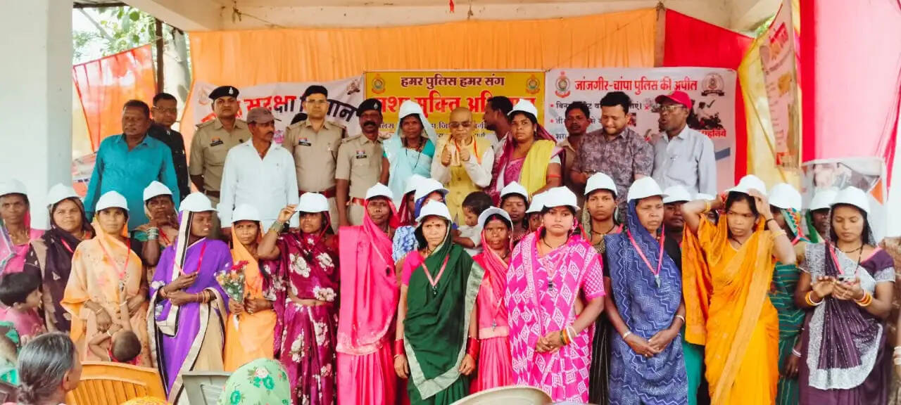 महिला सुरक्षा के लिए चारपारा में महिला कमांडो टीम गठित, जागरूकता कार्यक्रम आयोजित