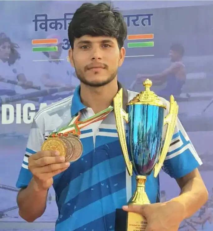 रोइंग चैम्पियनशिप में देव ने जीते तीन मेडल