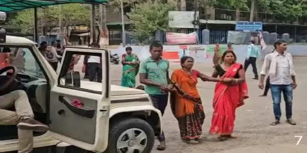 हाइवा और ट्रैक्टर के बीच टक्कर में एक मजदूर की मौत, पांच गंभीर