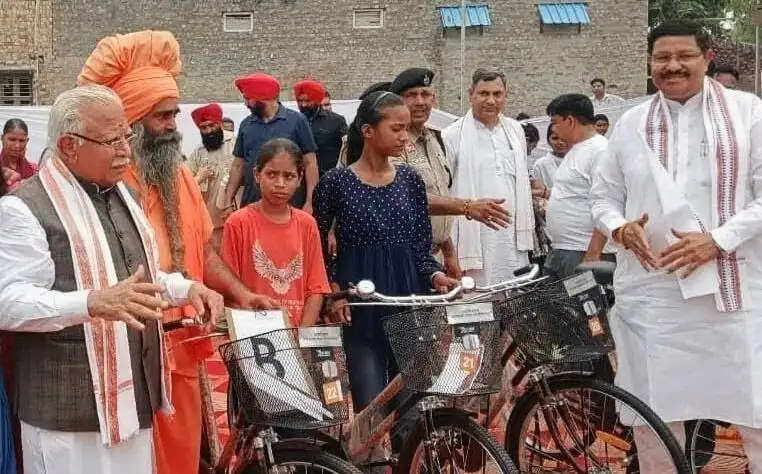पानीपत: बेटियों की शिक्षा में दूरी या संसाधनों की कमी कभी बाधा नहीं बननी चाहिए: मनोहर लाल