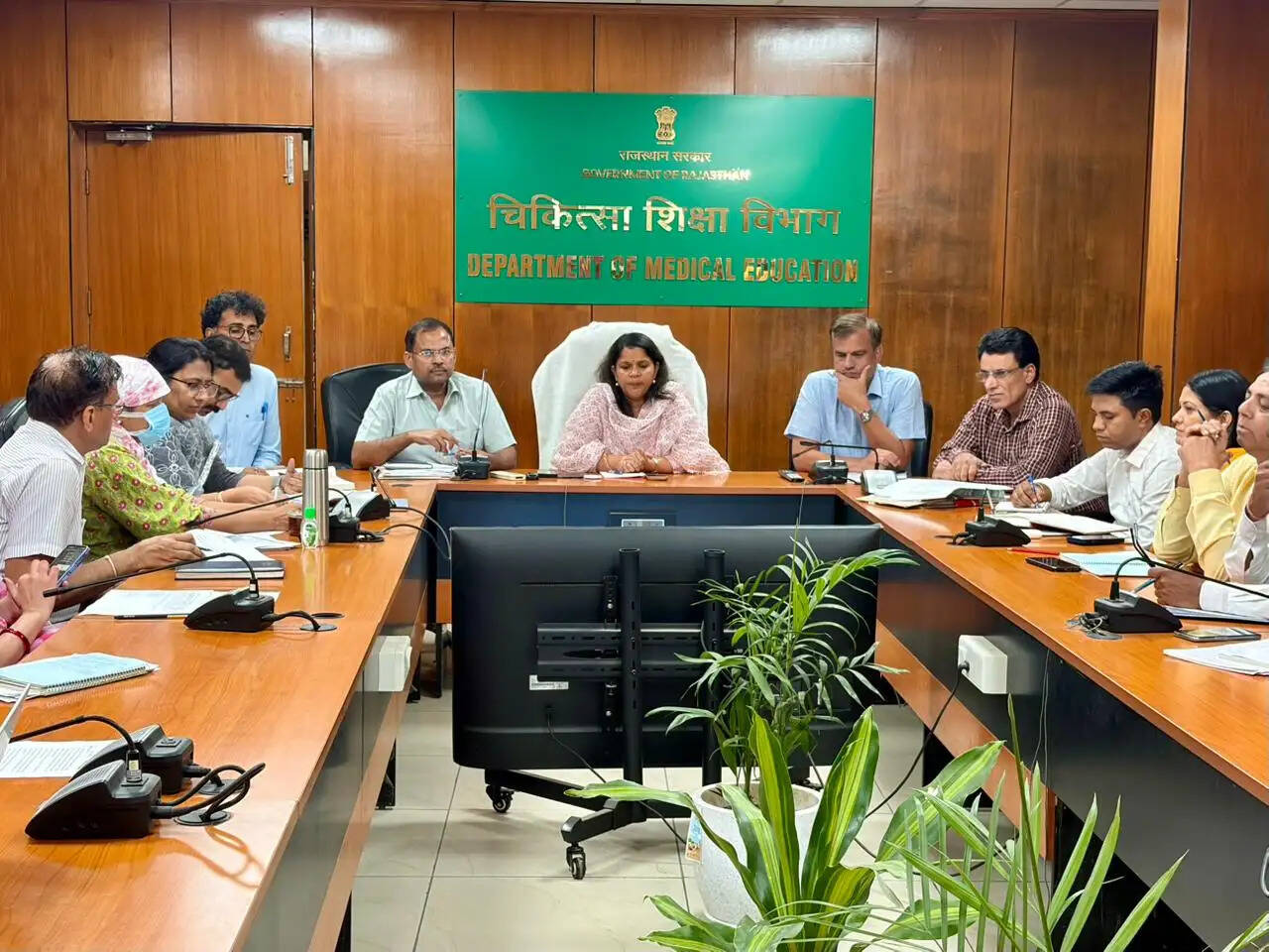 बड़े अस्पतालों में जांच, दवा एवं उपचार के लिए होगी उचित व्यवस्था