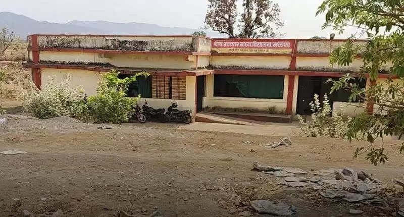 मप्रः बड़वानी जिले के इस स्कूल के 85 छात्रों ने दी 12वीं की परीक्षा, सभी फेल