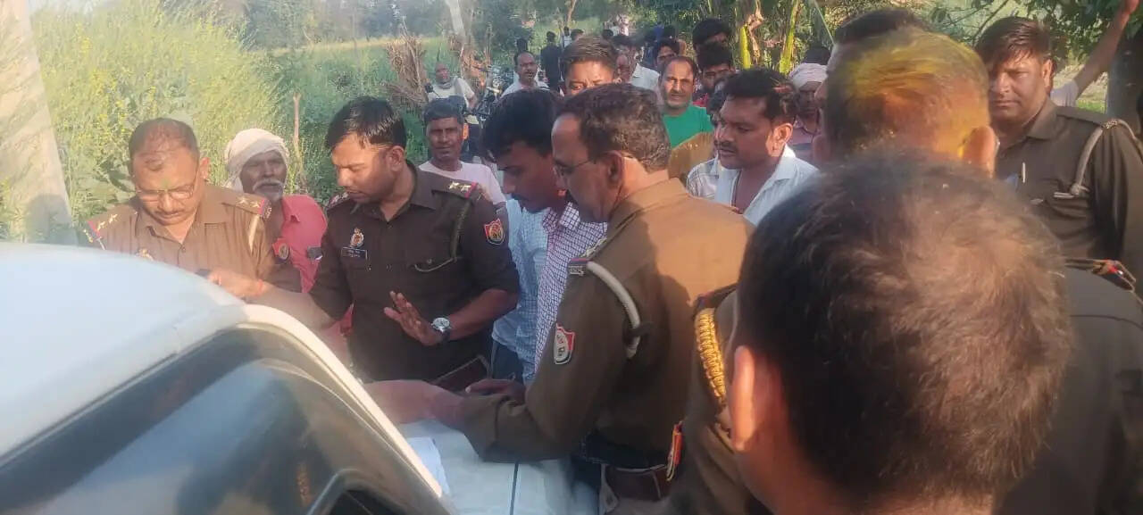 संदिग्ध परिस्थितियों में किशोरी ने लगाई फांसी