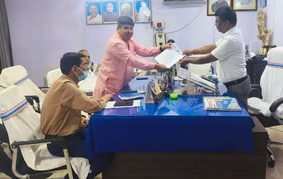मृतक बिजली कर्मी के परिवार की अनदेखी बर्दाश्त नहीं करेगा संघ : अजय