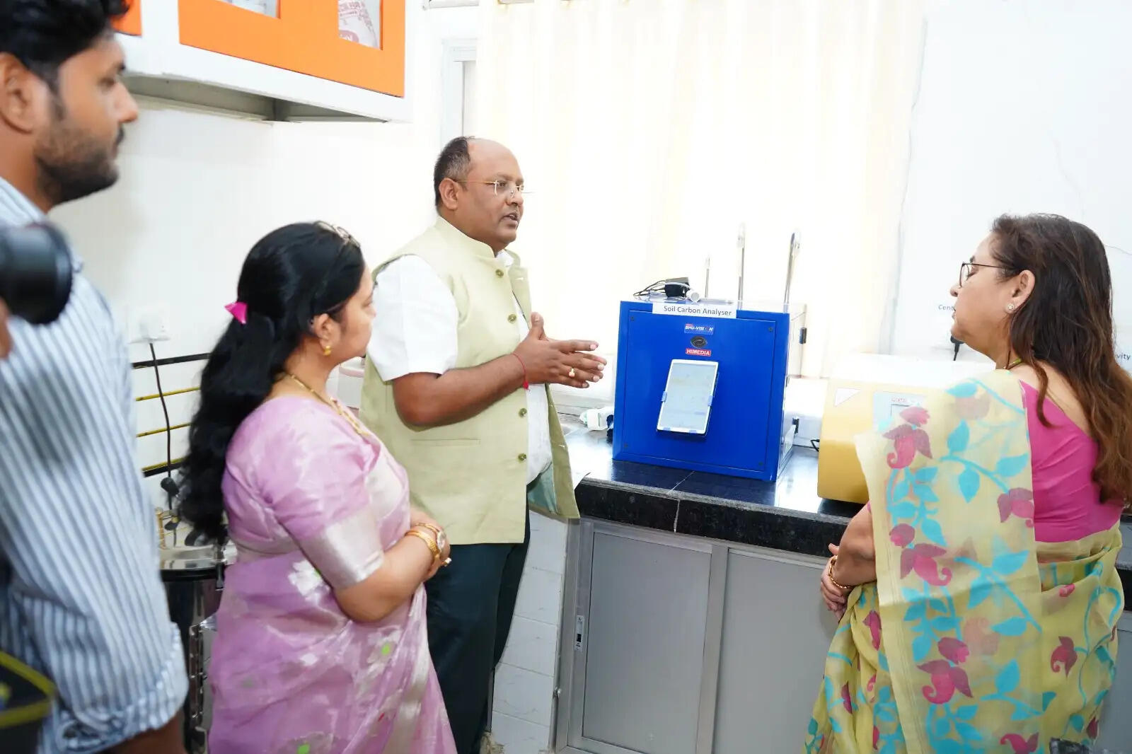 पादप विज्ञान अनुसंधान को नई दिशा: अत्याधुनिक प्रकाश संश्लेषण प्रयोगशाला का उद्घाटन