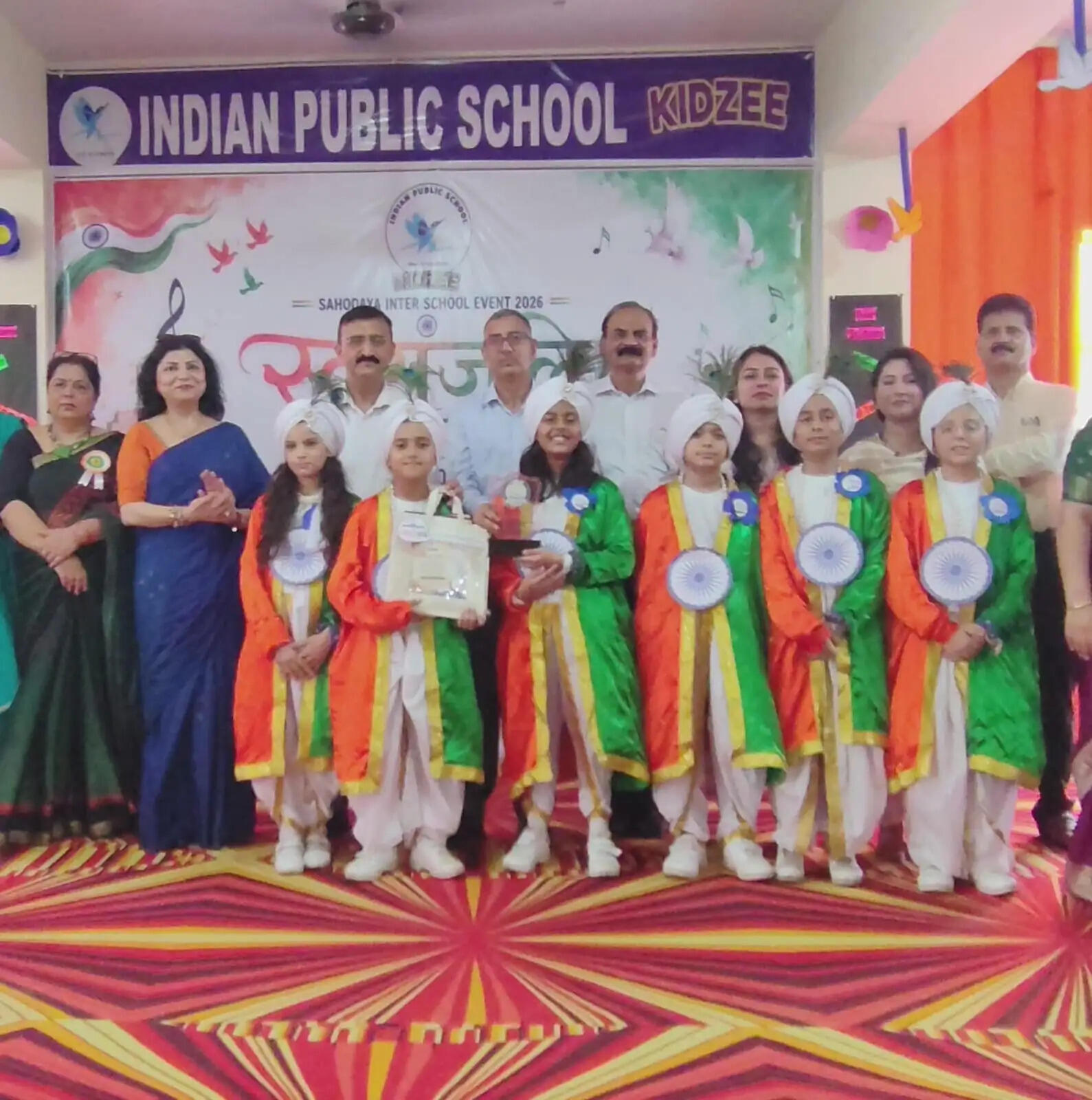 टाइनी स्कॉलर्स के विद्यार्थियों ने साहोदया इंटर स्कूल सिंगिंग प्रतियोगिता जीता प्रथम स्थान