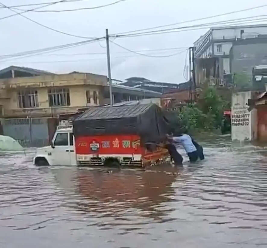 (राउंड अप) हिमाचल में मॉनसून का कहर, किन्नौर में बाढ़ से गांव का संपर्क टूटा, शिमला-रोहड़ू में भूस्खलन