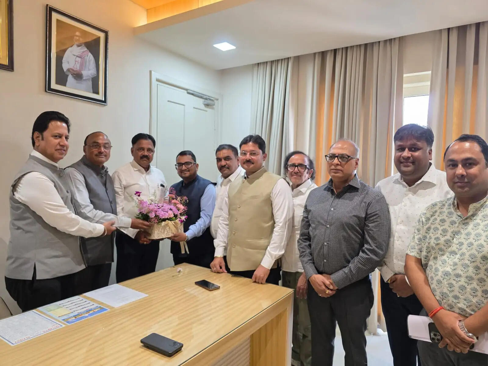 मंत्री से मिलकर चेंबर ने नियमितीकरण योजना का दायरा बढाने का किया आग्रह