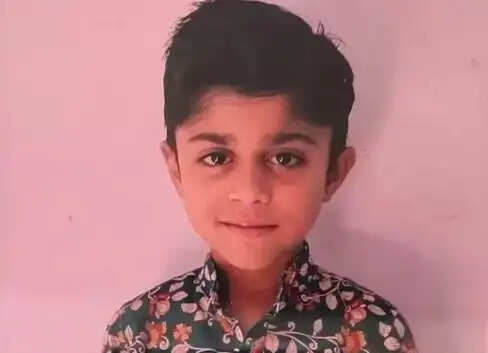 स्कूल में हैंडबॉल पोल गिरने से 8 वर्षीय छात्र की मौत, परिवार में मातम