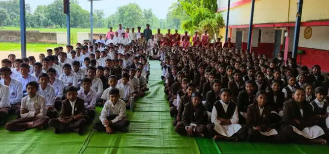 कांकेर पुलिस ने 250 विद्यार्थियों को सड़क, महिला और साइबर सुरक्षा की दी जानकारी