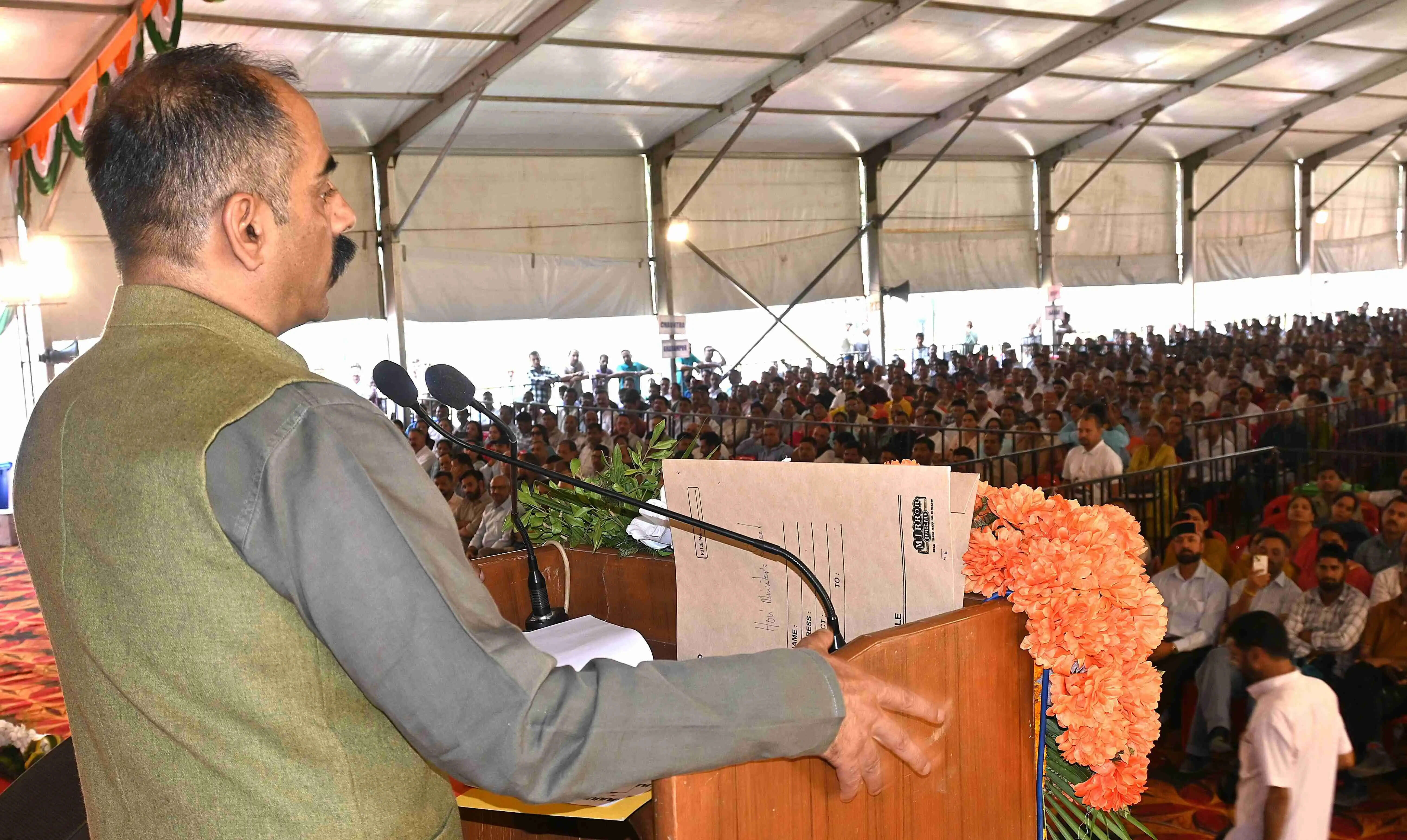 मंडी जिला को प्रदान किए जाएंगे 429 करोड़ रुपए: अनिरुद्ध सिंह