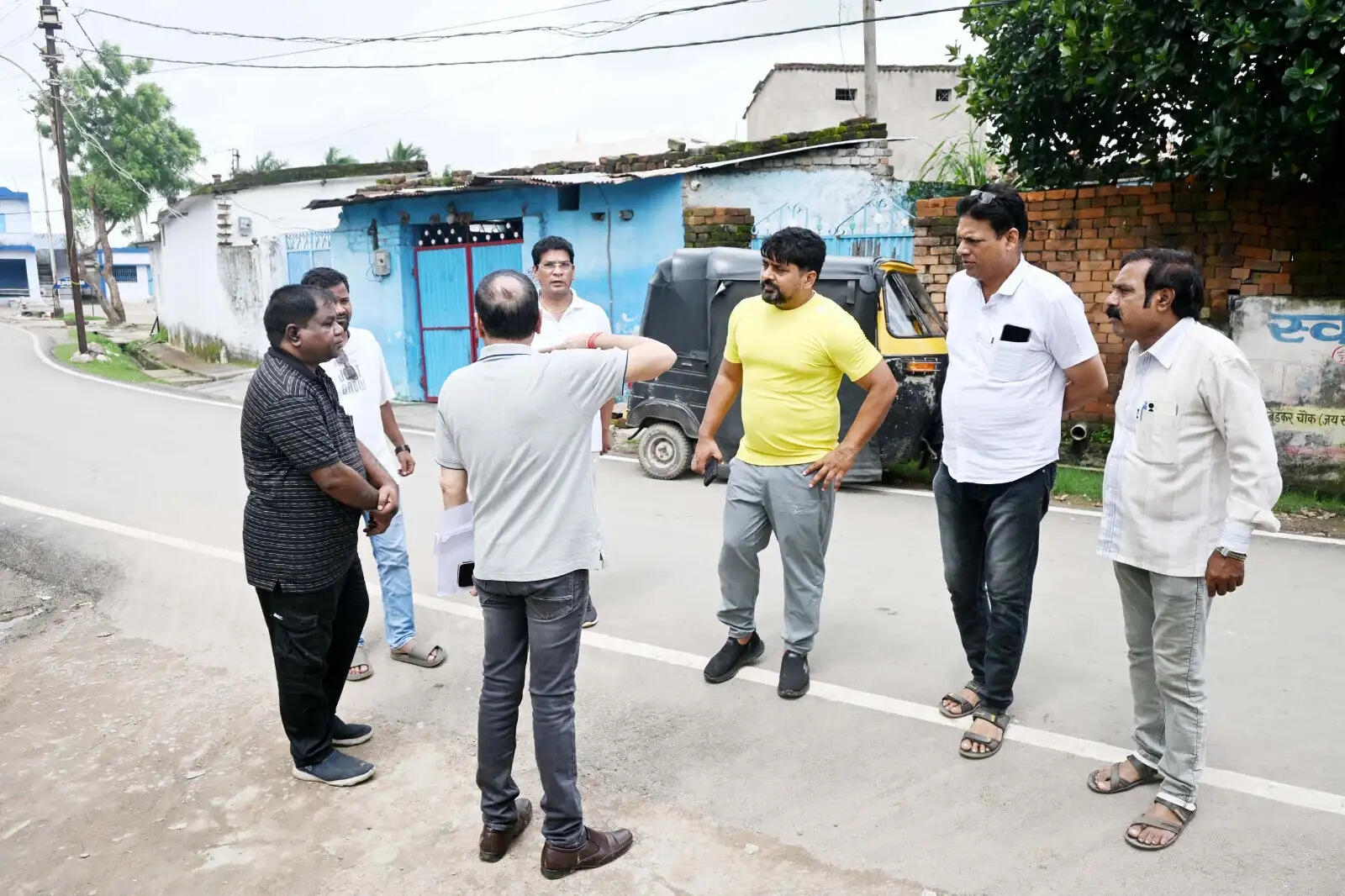 दर्री क्षेत्र के विभिन्न वार्ड व बस्तियों में पहुंचे आयुक्त, निर्माणाधीन विकास कार्यो का किया औचक निरीक्षण