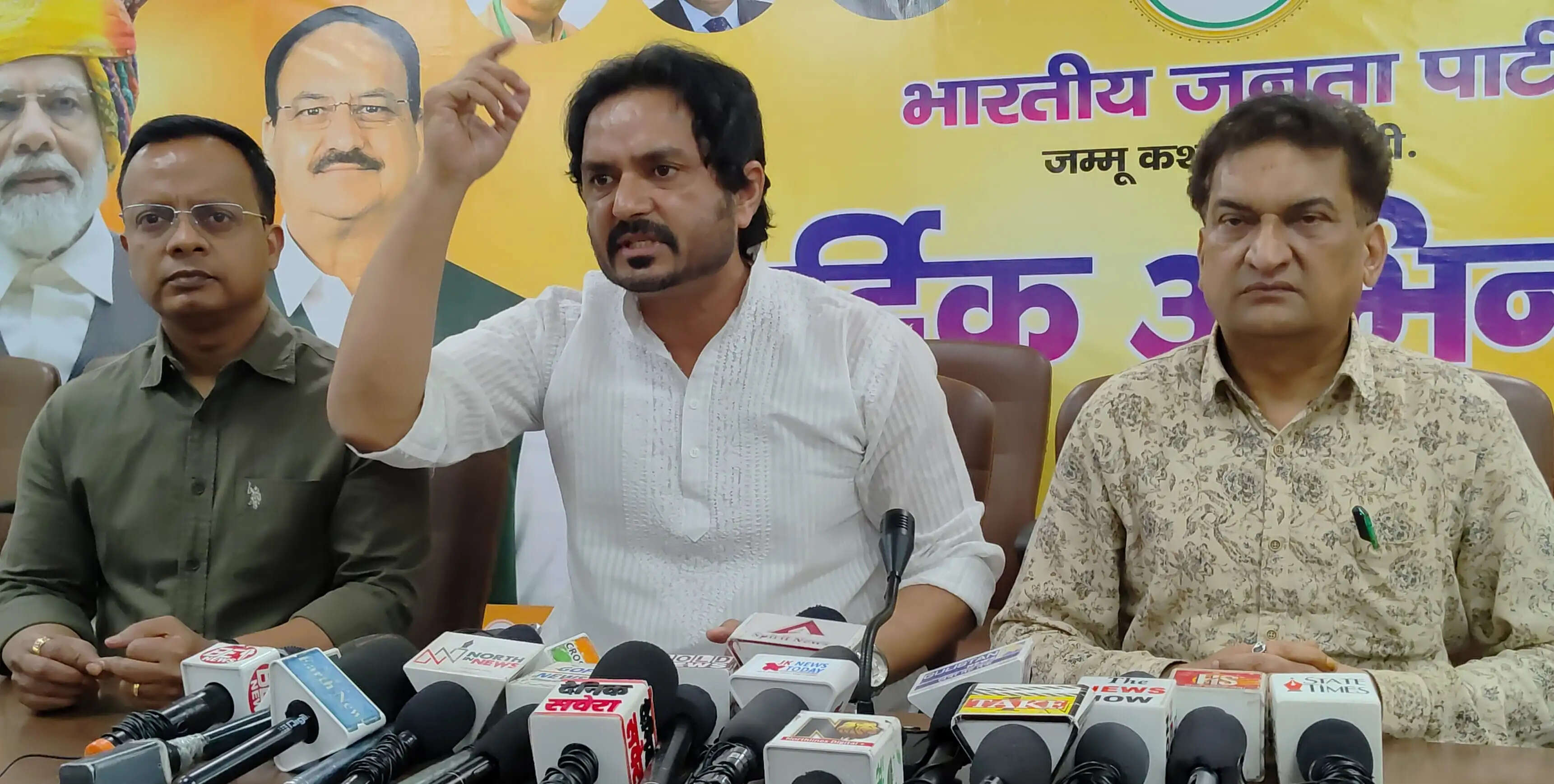 डॉ. अभिजीत जसरोटिया ने बारी ब्राह्मणा घटना के बाद नशीली दवाओं के खतरे के खिलाफ संयुक्त लड़ाई का आह्वान किया