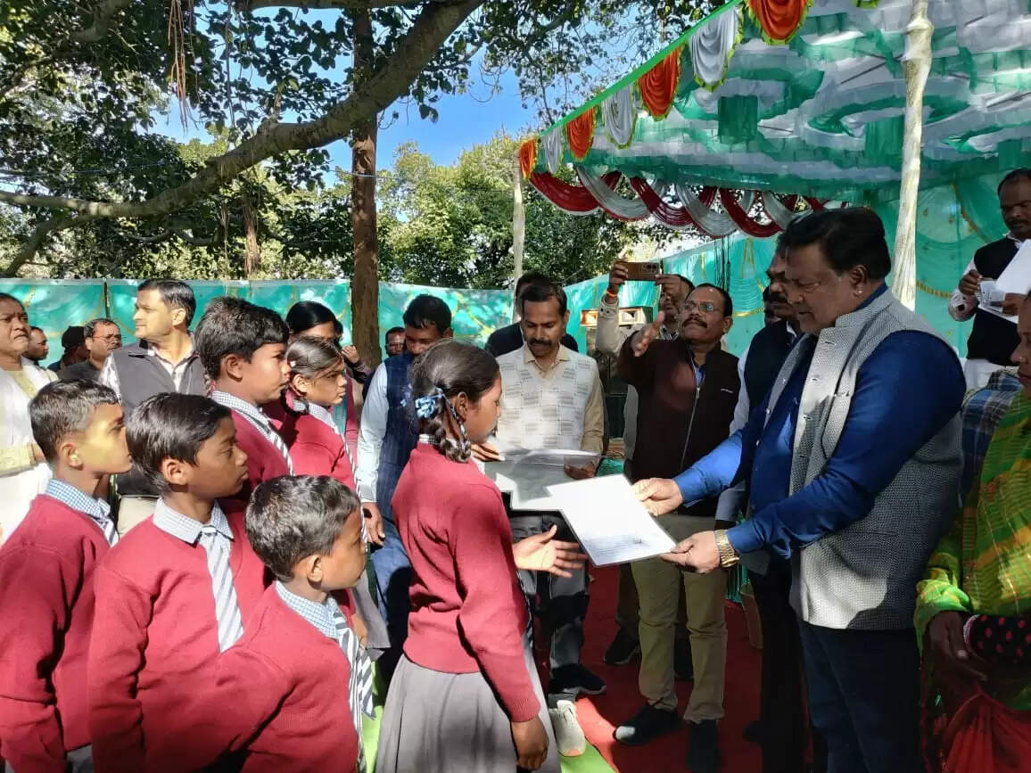 अंबिकापुर: जिलास्तरीय जन समस्या निवारण शिविर, 243 आवेदन प्राप्त, मौके पर हुआ निराकरण