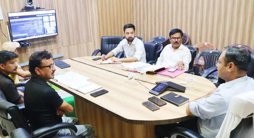 रविग्राम मिनी स्टेडियम परियोजना को गति देने के लिए बैठक