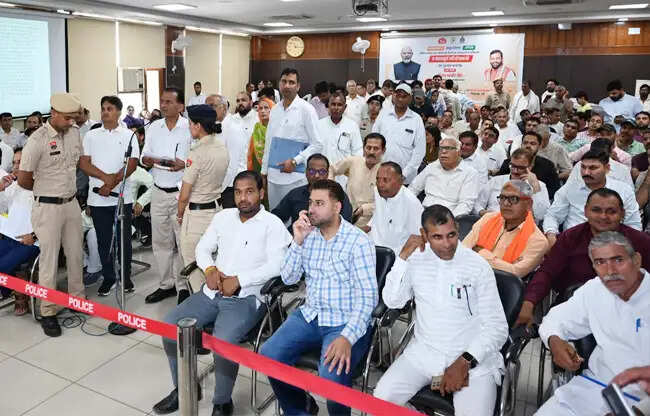 सोनीपत: जन शिकायतों में लापरवाह अधिकारियों पर होगी सख्त कार्रवाई: महिपाल ढांडा