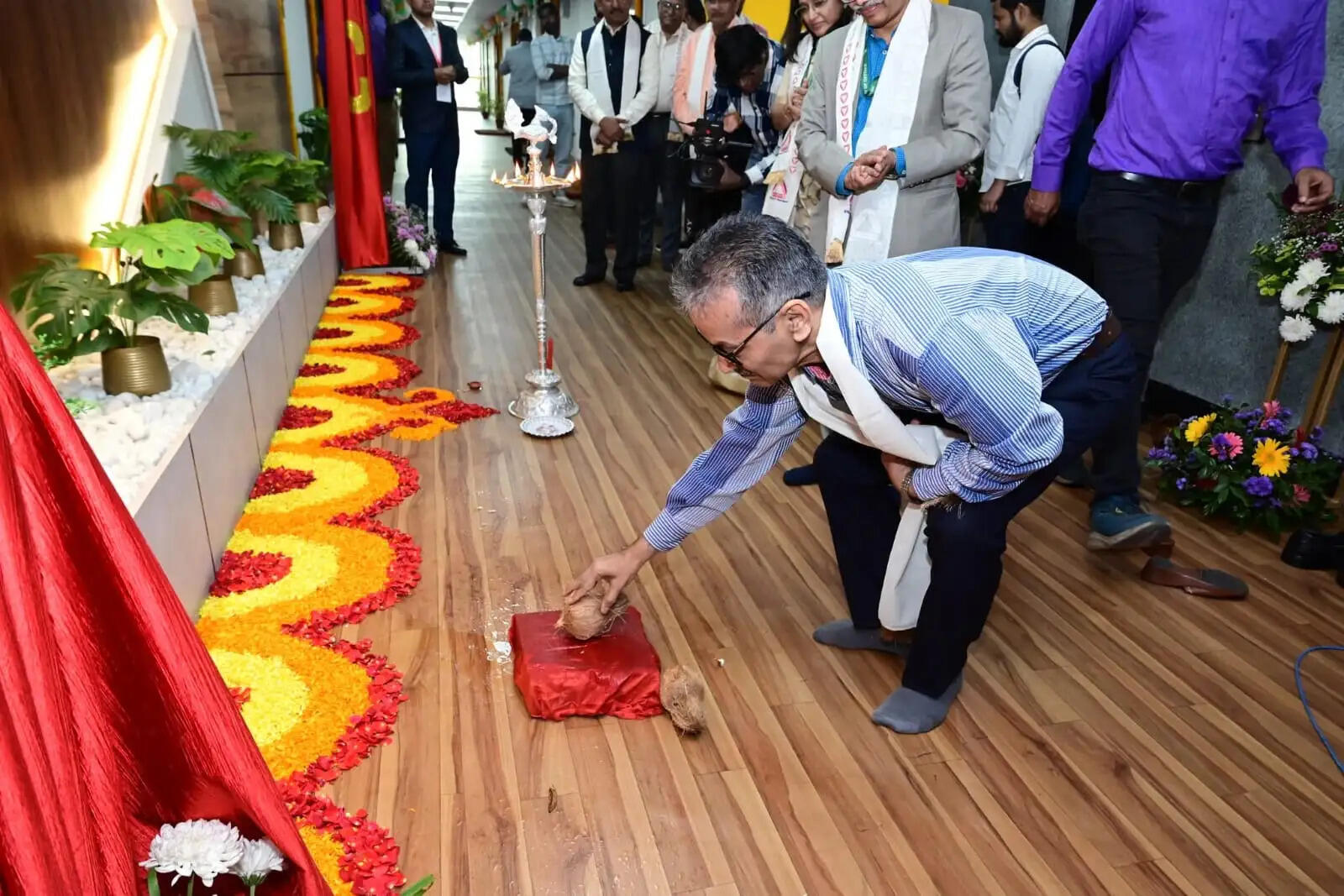 खड़गपुर आईआईटी में डीआरडीओ उद्योग-शैक्षणिक उत्कृष्टता केंद्र का उद्घाटन