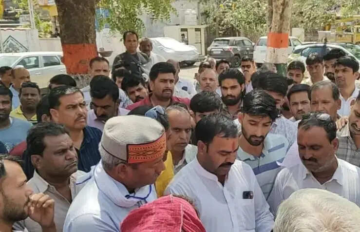 राजगढ़ः दीवार तोड़ने व अभद्रता मामले पर हिंदू समाज में रोष