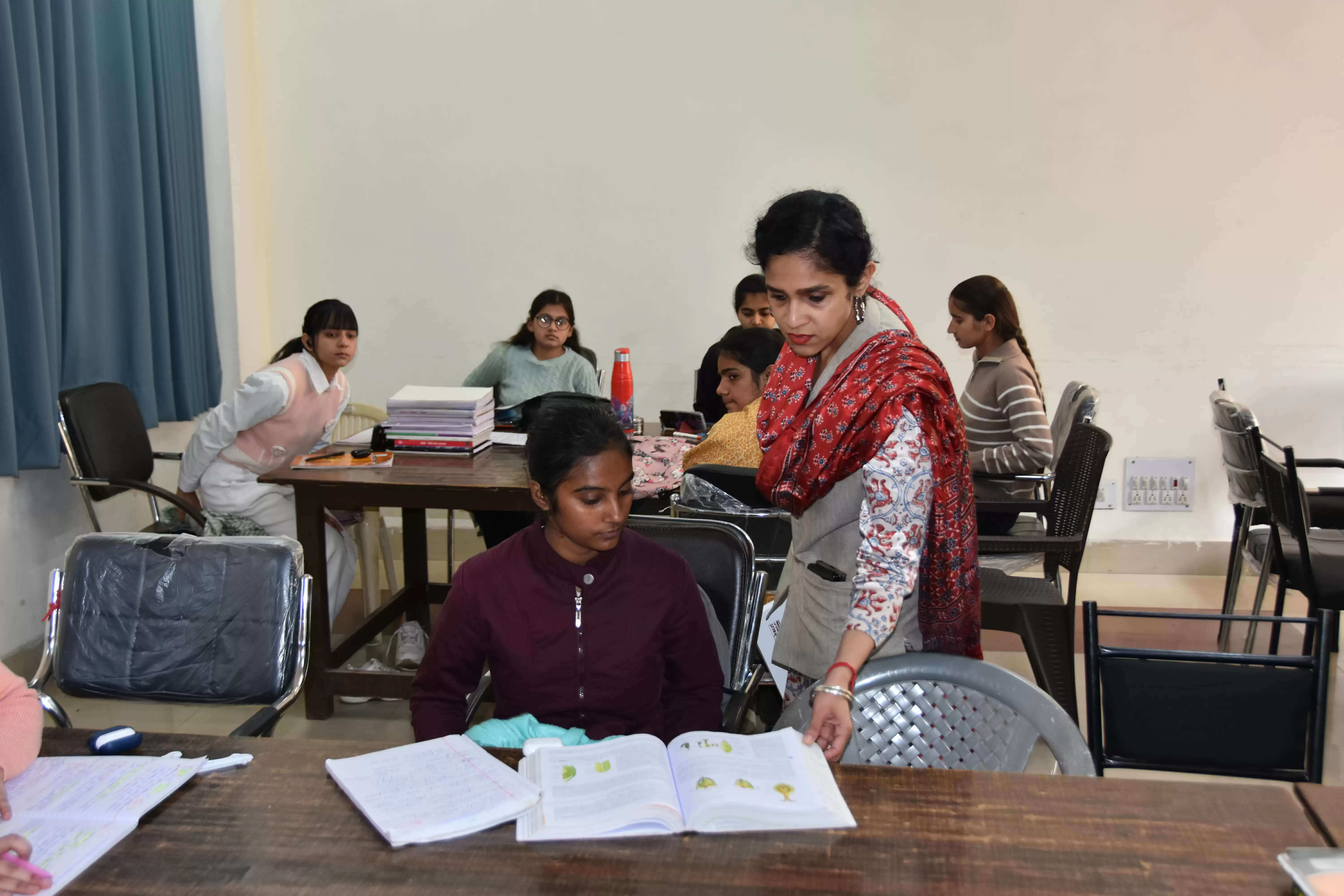 कैथल: डीसी ने किया जिला पुस्तकालय का दौरा, खामियां सुधारने के निर्देश