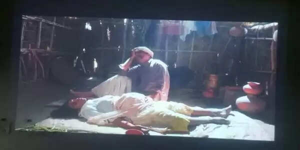 अवधी बोली में है फिल्म 'कफन' के संवाद