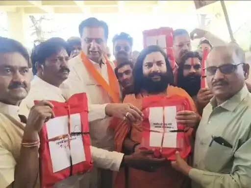 प्रतापगढ़ में गौ सेवा सम्मान अभियान के तहत रैली, गौ हत्या पर प्रतिबंध की मांग