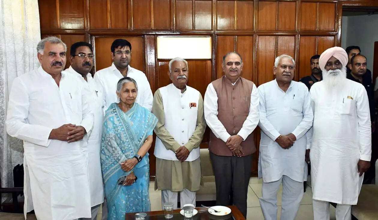 हिसार : हरियाणा विधानसभा की विशेषाधिकार समिति ने किया एचएयू का दौरा