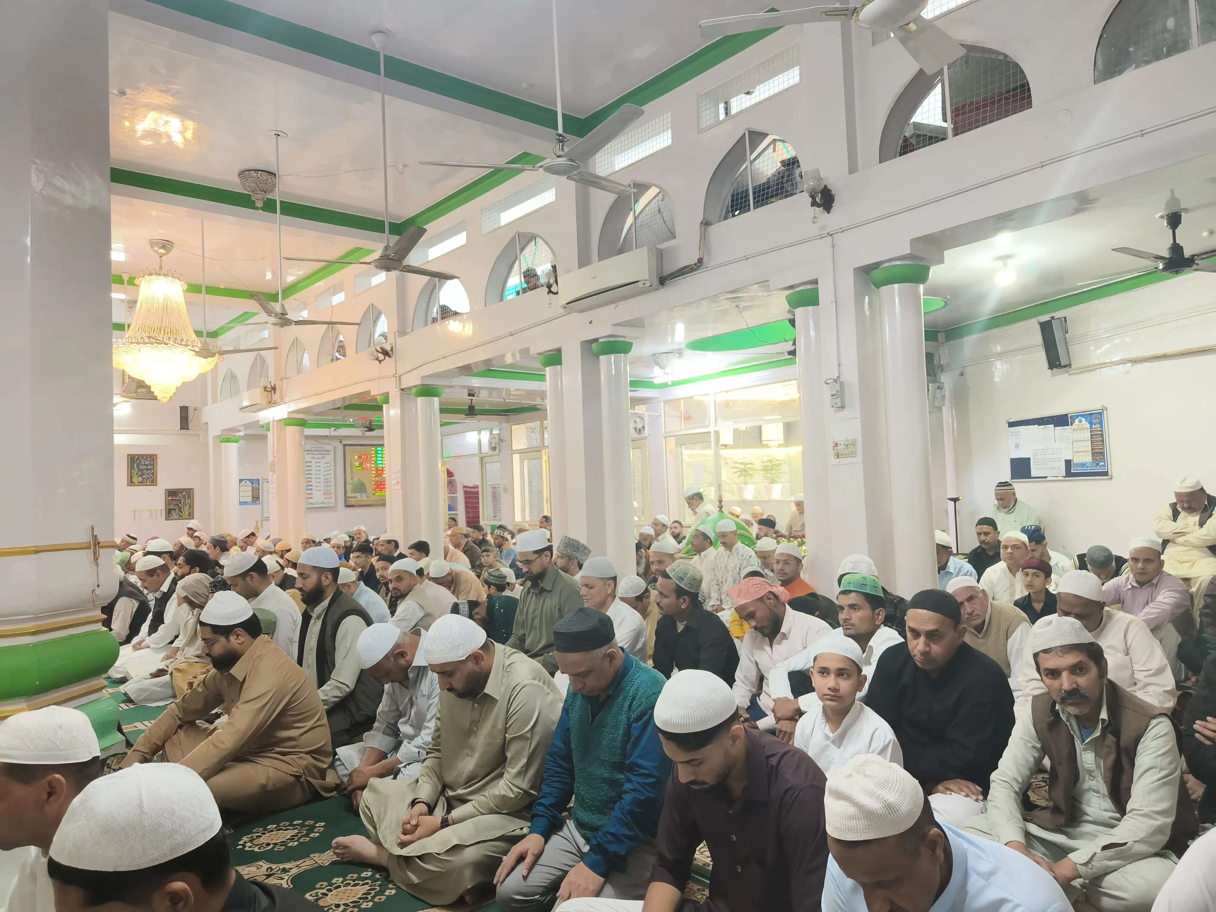 जामा मस्जिद नाहन में अता की गई ईद की नमाज