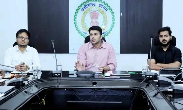 मौसमी और जलजनित, संक्रामक बीमारियों की रोकथाम एवं नियंत्रण के लिए सभी आवश्यक व्यवस्था सुनिश्चित करें : कलेक्टर