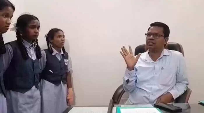 आवापल्ली प्री मैट्रिक बालिका छात्रावास की अधीक्षिका निलंबित