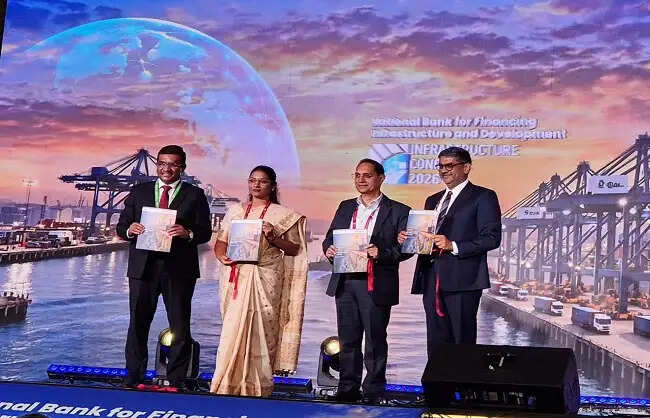 एनएसई की ओर से अपने ही प्लेटफॉर्म पर ट्रेडिंग के लिए मंजूरी मांगने वाला कोई प्रस्ताव नहीं मिला: सेबी प्रमुख