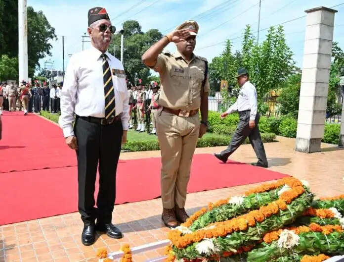 एसएसपी ने कारगिल विजय दिवस पर शहीद स्मारक पर वीर शहीदों को दी श्रद्धांजलि