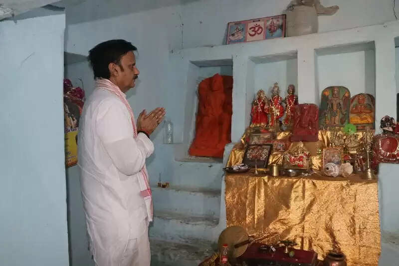 उप मुख्यमंत्री शुक्ल ने शहडोल के गंधिया ग्राम में भगवान श्रीराम के विश्राम स्थल का दर्शन और पूजन किया