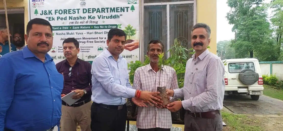 नगरोटा गुज्जरू में ब्लॉक दिवस, एडीसी बिलावर ने सुनीं जन समस्याएं
