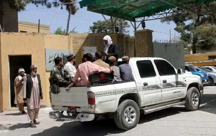 पाकिस्तान ने मानवाधिकार संगठनों के आह्वान को ठुकराया, कहा-अफगान नागरिक कार्ड धारकों मुल्क से जाना ही होगा