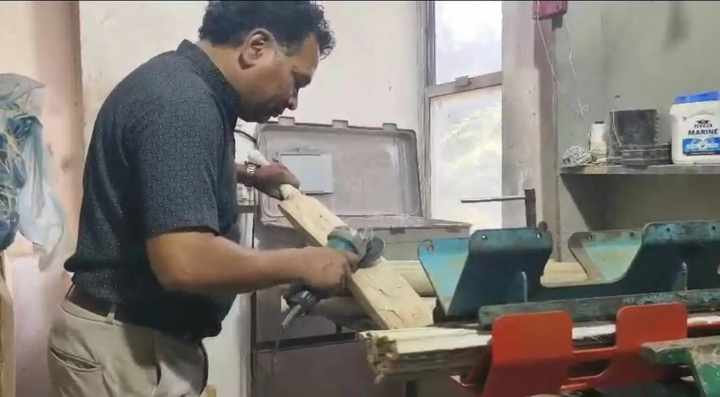 उज्जैन में नवाचार: बांस से तैयार किया गया क्रिकेट बैट, पेटेंट के लिए दिया आवेदन