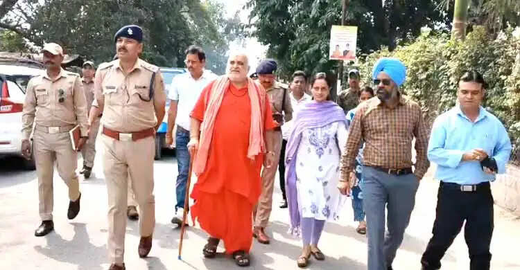 अखाड़े की पेशवाई में बाधा न बने कोई अड़चन, कुंभ प्रशासन ने शुरू की रूट की पड़ताल