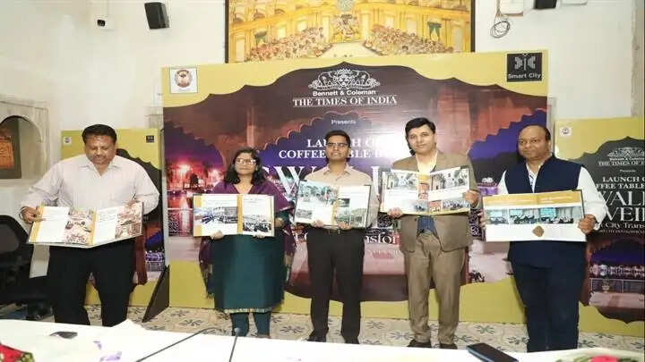 ग्वालियरः विरासत के संरक्षण और विकास कार्यों को संयोजित कर बनाई “कॉफी टेबल बुक”