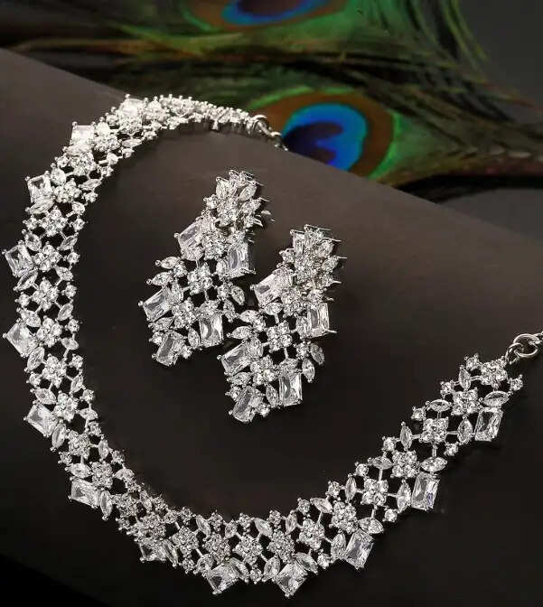 स्टॉक मार्केट में पीएनजीएस रेवा डायमंड की कमजोर शुरुआत, घाटे में आईपीओ निवेशक