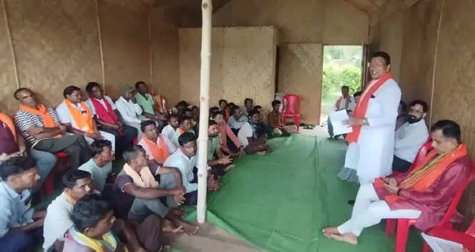 जनता से जुड़ाव ज़रूरी, जन सेवा में अग्रणी रहें कार्यकर्ता : सतीश लाटिया