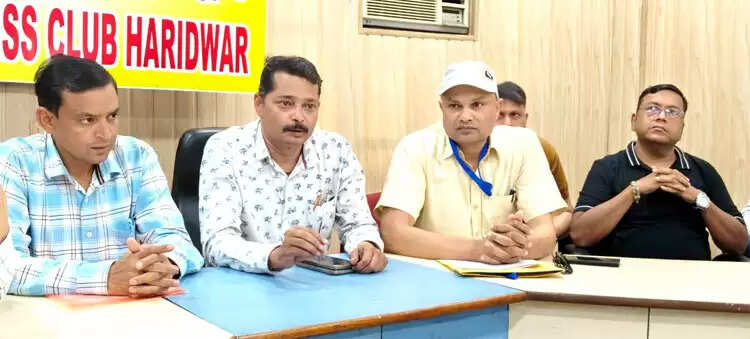 कर्मचारियों ने एनपीएस-यूपीएस पर उठाए सवाल