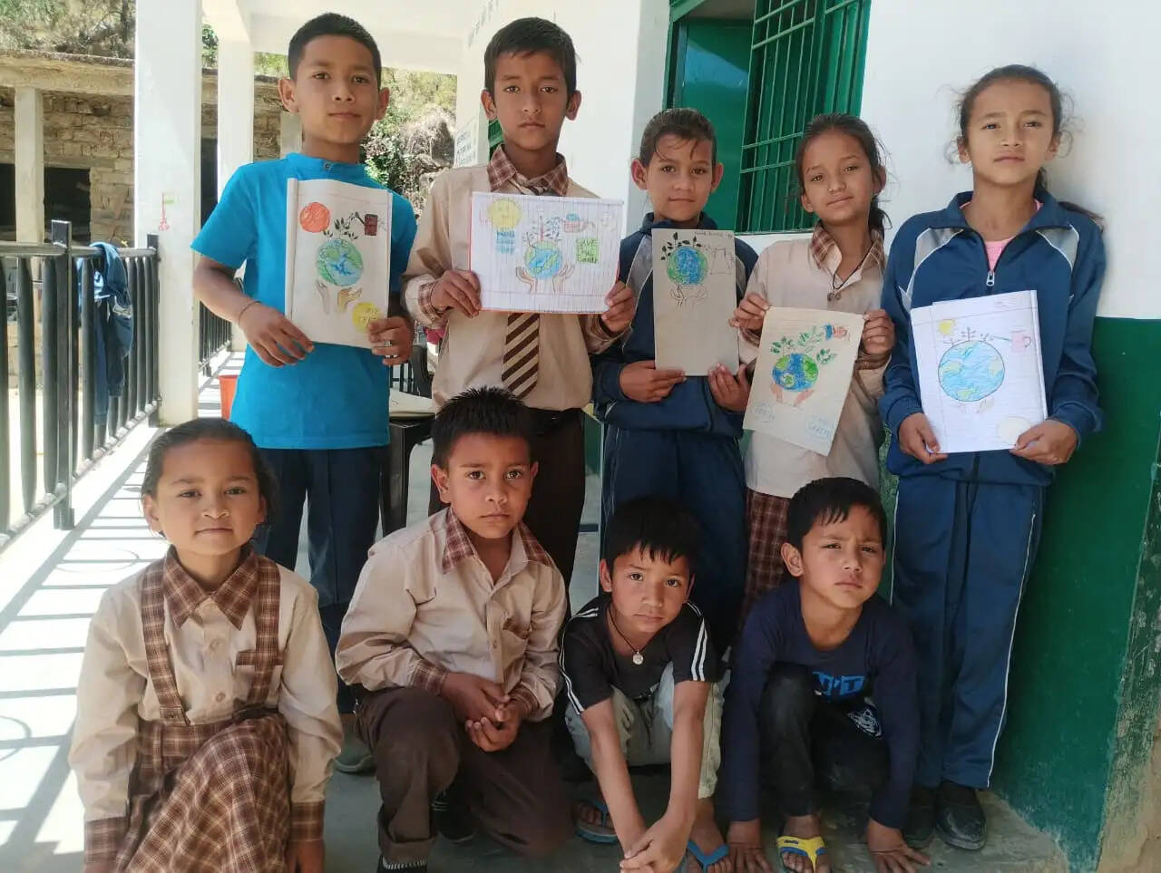 विश्व पृथ्वी दिवस : नौनिहालों ने पेंटिंग से दिया पृथ्वी बचाने का संदेश