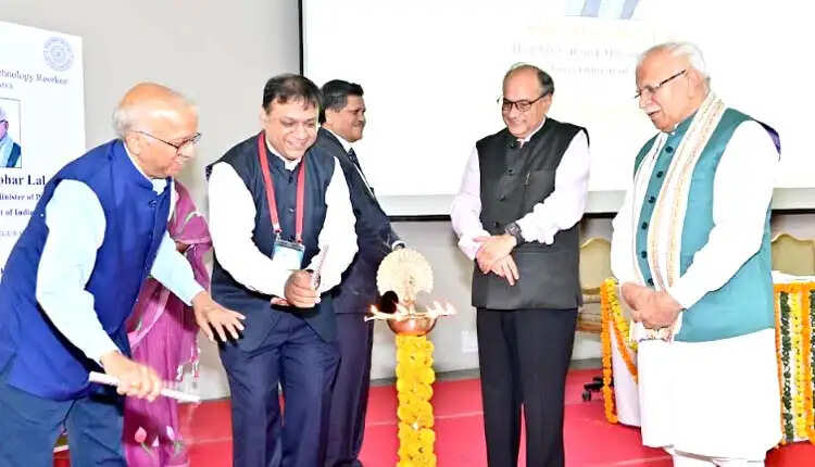 मनोहर लाल खट्टर ने आईआईटी रुड़की में रेगुलेटरी सेंटर का किया उद्घाटन
