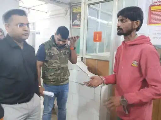 अनूपपुर: बस-पिकअप की मोड पर आमने-सामने की टक्कर, तीन घायल