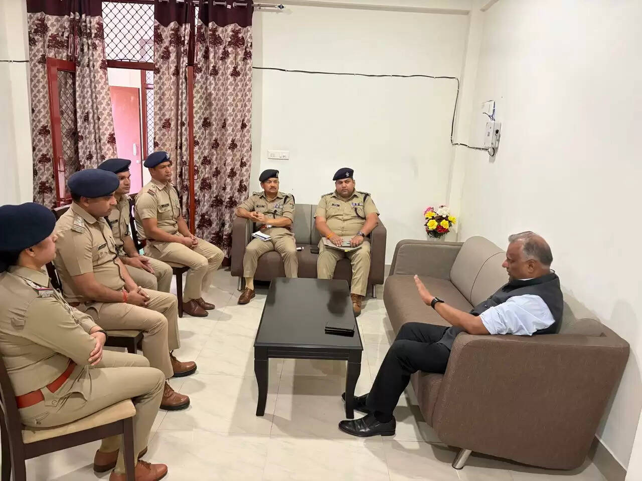 चारधाम यात्रा की तैयारियों को लेकर ली बैठक