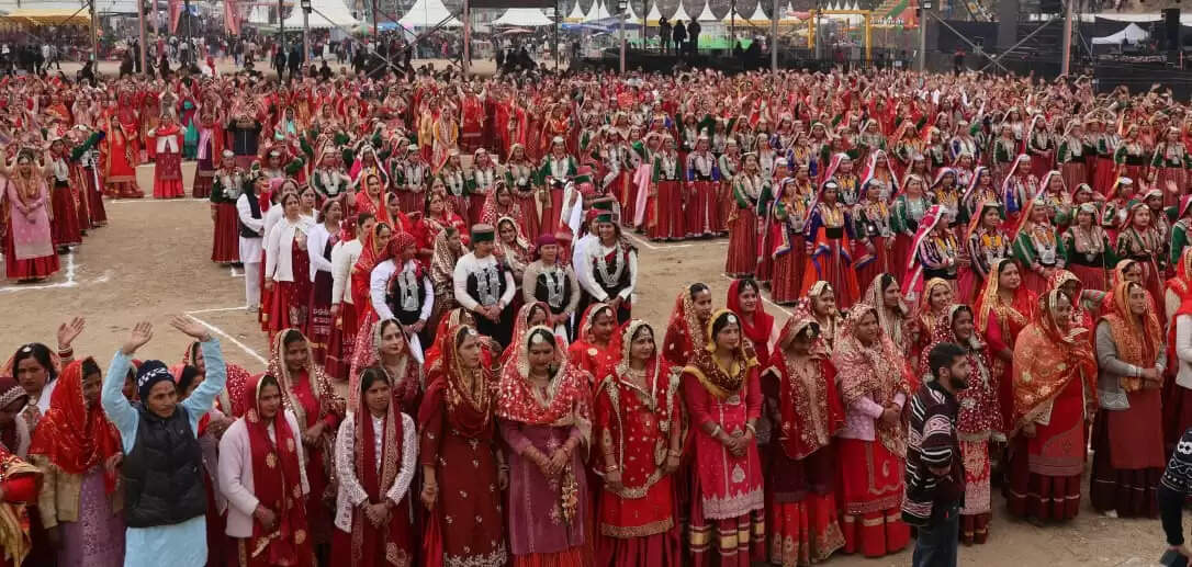 कांगड़ा कार्निवाल में 2500 से अधिक महिलाओं ने झमाकड़ा नृत्य से दिया एंटी-चिट्टा का सशक्त संदेश